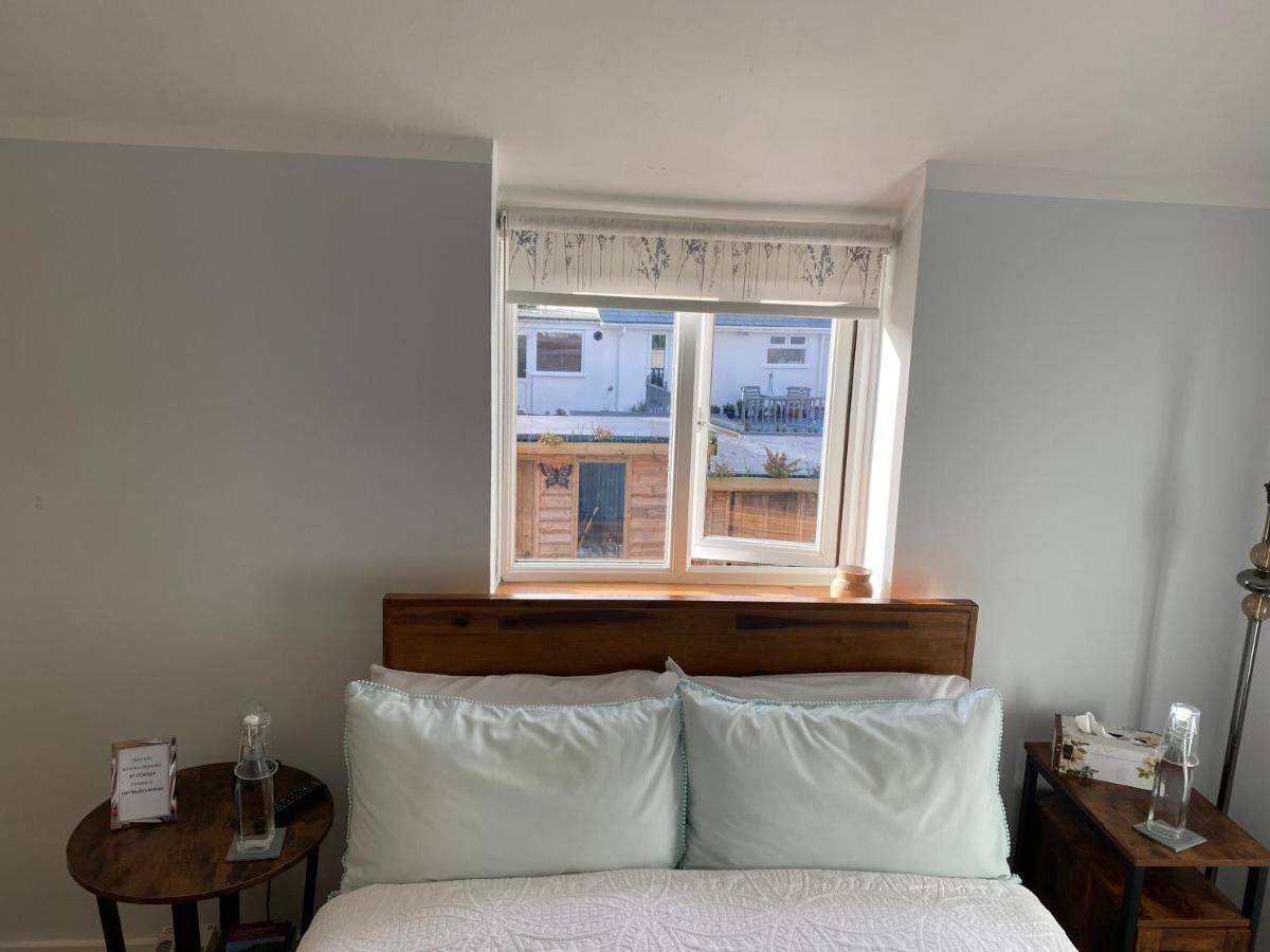 Cosy Double Room In A Seaside Cottage Crafthole Bagian luar foto